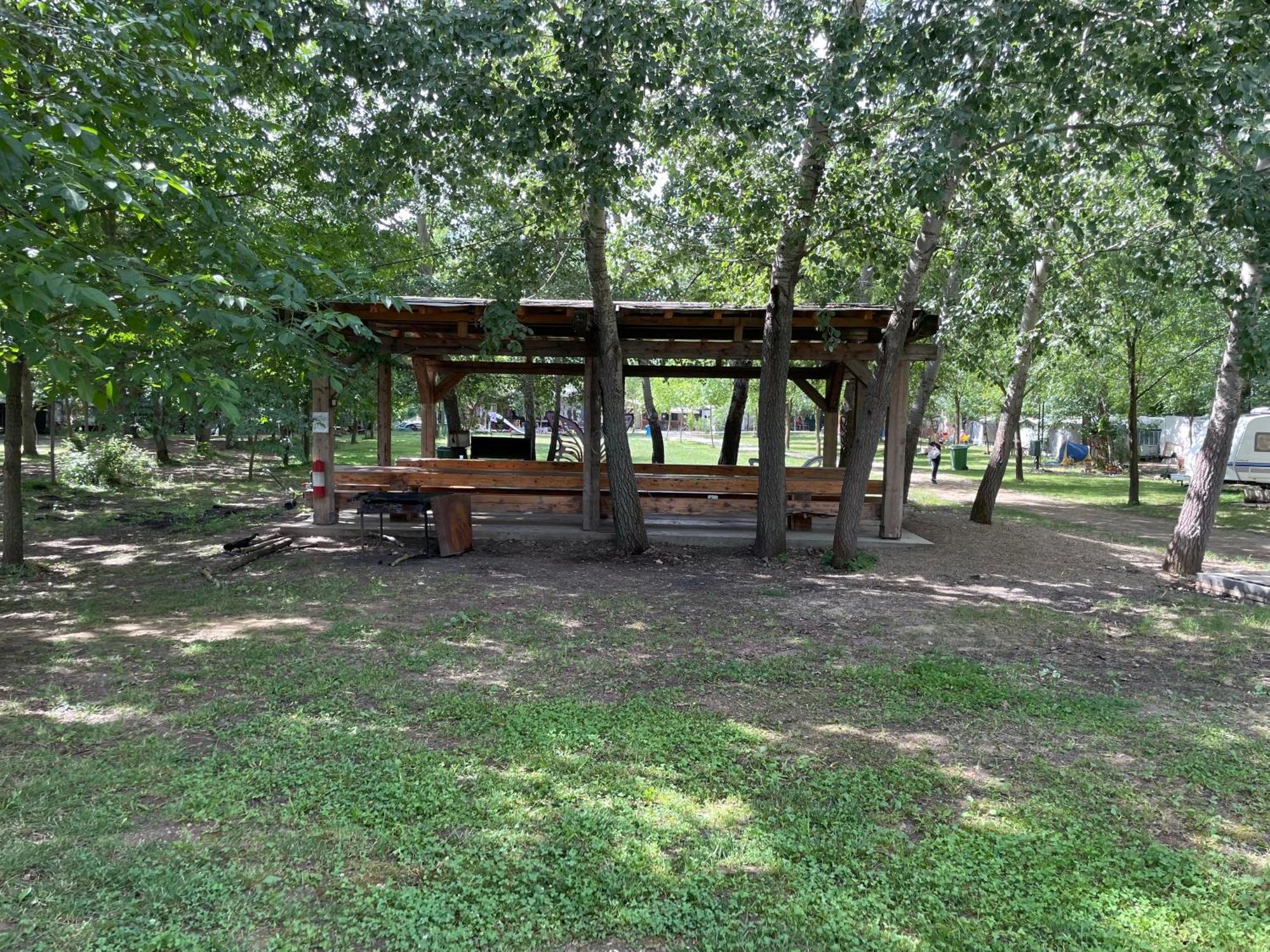 Camping Oaza Bela Crkva  Buitenkant foto